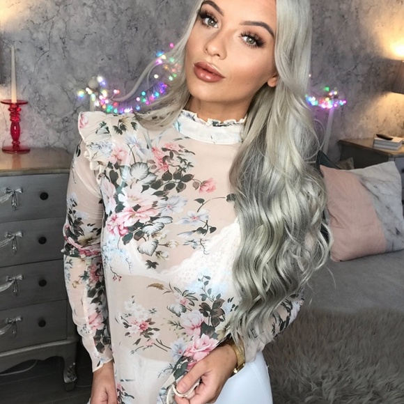 Tops - Frill sleeve top